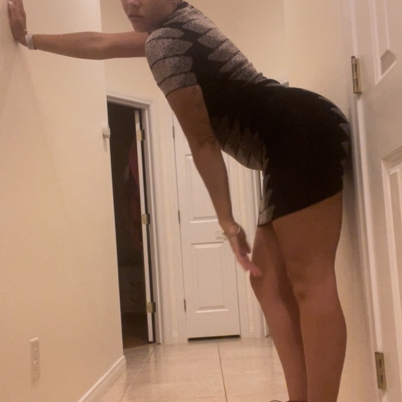 Short sleeve body on dress - Picture 6 of 11